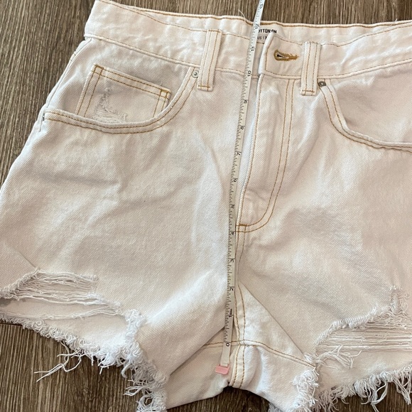 Cotton on high rise mom shorts white denim with contrast stitching 4 US - Picture 7 of 7